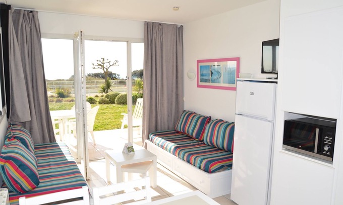 Chateau-d'Olonne Apartment | C005-Apartment-Comfort-Private Bathroom-Sea view
