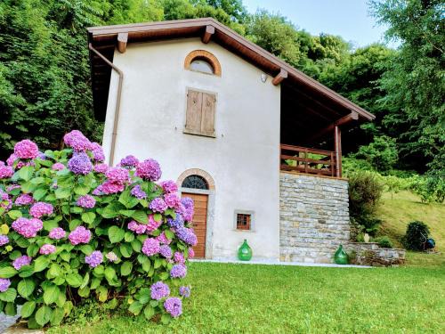 Canzo House | Ca' del Livello - country chic retreat with garden overlooking mountains