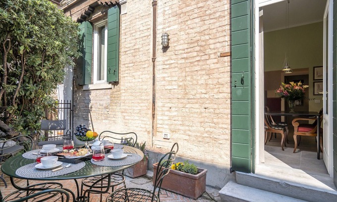 Dorsoduro Apartment | Ca' Margherita Apartment in Dorsoduro