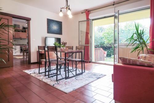 Navile Apartment | Ca'Molino Ampio appartamento con giardino privato vicino al centro storico fiera ospedale stazione centrale aeroporto Centergross