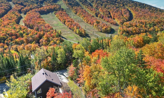 Notre-Dame-Auxiliatrice-de-Buckland House | Gite du Mont du Midi | Ski Chalet with Spa