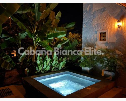 Melgar House | Cabaña Bianca Elite con jacuzzi privado!