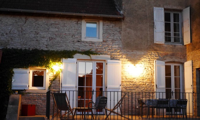 Nanton House | Cabana & La Jolie Ferme