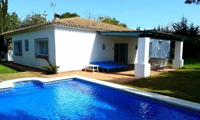 Urbanizacion Hacienda las Chapas Villa | Cabane del Mar, Las Dunas de Artola, Marbella.