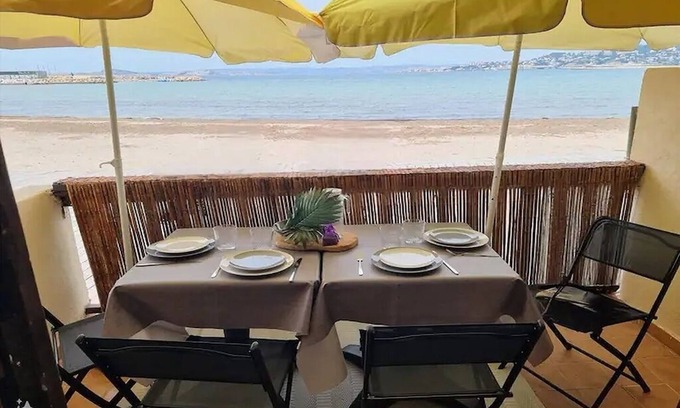 8th Arrondissement House | Cabanon Plage Marseille