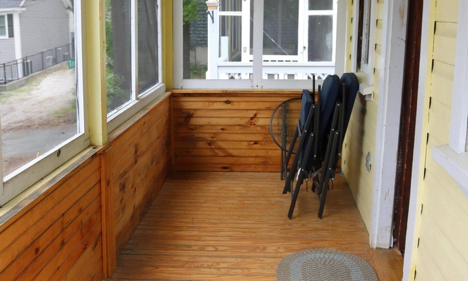 Alton Bay Cabin | Cabin #2 Central, NH Rustic laid back Cabin with screened in Porch