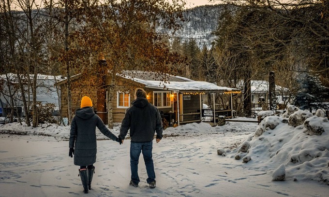 Christina Lake House | Cabin 3 Caribou -Family Hideaway 2 BR, sleeps 4 - Close to Beaches, Fishing