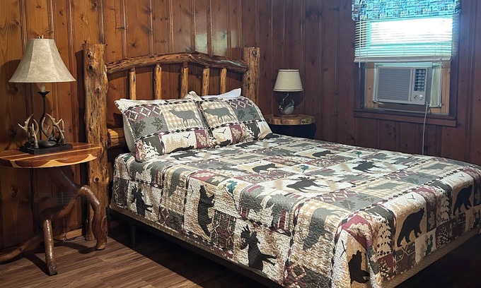 Steelville Cabin | Cabin 3 on Meramec River