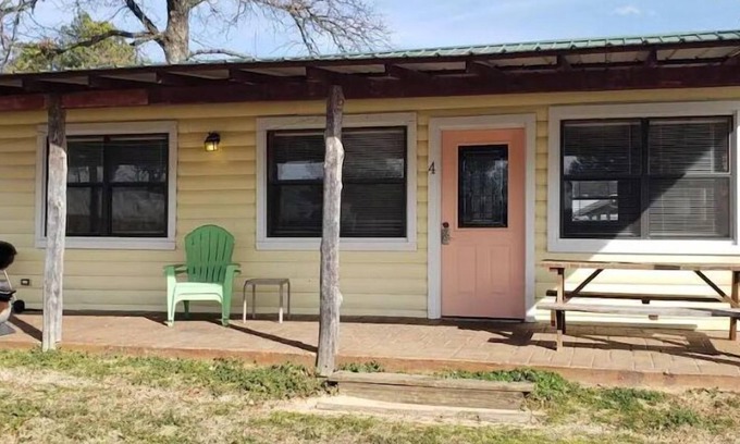 Longtown Cabin | Cabin #4 at Snug Harbor Cabins Lake Eufaula, OK