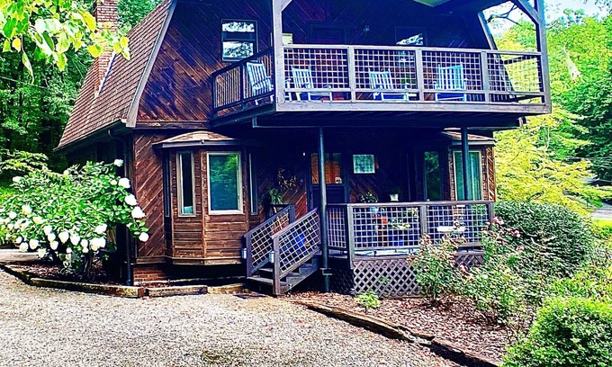 Waynesville Cabin | Cabin + Apartment - Walk to Lake Junaluska Smoky Mountains - Convenient