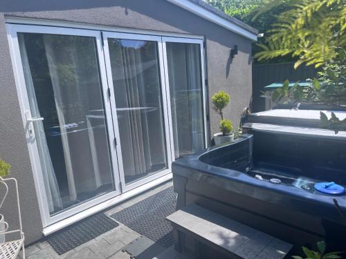 Walkford Apartment | Cabin for two Christchurch