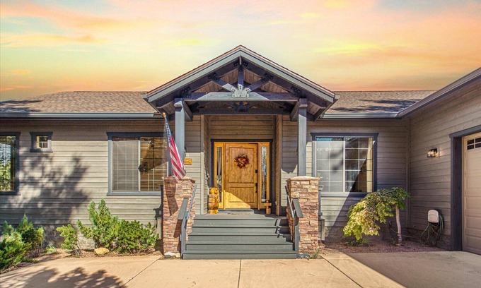 Torreon Cabin | Cabin in Show Low, AZ in Torreon with free level 2 car charger