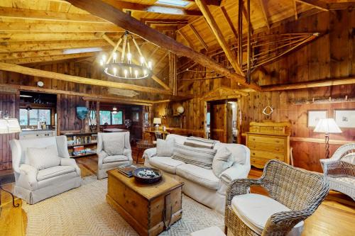 Boothbay Harbor House | Cabin in the Pines
