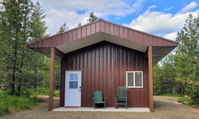 Harvard Cabin | Cabin in the woods with all the comforts of home
