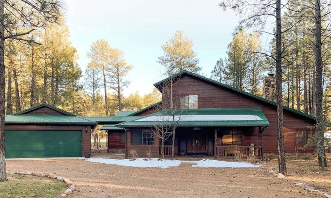 Pinetop House | Cabin on the 18th Hole in Pinetop Country Club