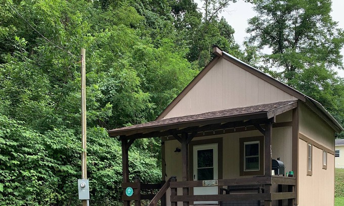 Stewartsville Cabin | Cabin on the Creek