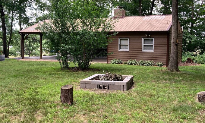 Linville Cabin | Cabin on the farm in Rockingham County