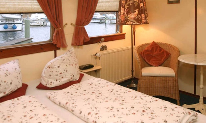 Innenstadt Boat Rental | Cabin - Potsdam: Schiffspension Luise