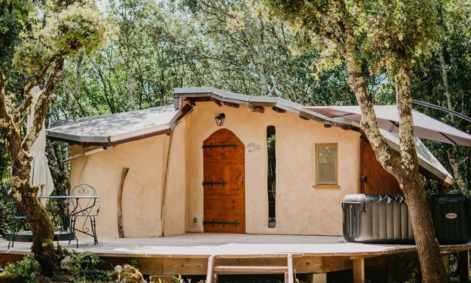 Labastide-de-Virac Cottage | Cabin "the fairy of wood" 2 pers with heated swimming pool 8 mn vallon pont d'arc