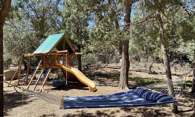 Payson Cabin | Cabin w/Outdoor Fun! Firepit, Playset, BBQ & More
