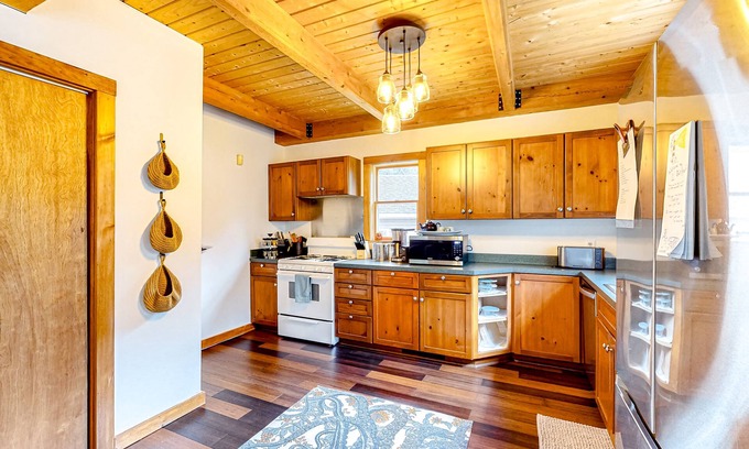 Owls Head Cabin | Cabin with deck, grill & fire table on 10 private acres - near Crescent Beach