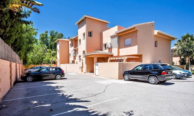 Urbanizacion Hacienda las Chapas Apartment | Cabopino Beach Dunes Apartment