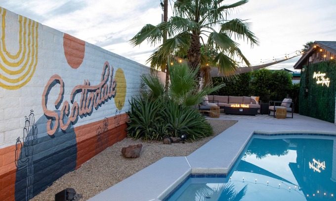 New Papago Parkway House | Cactus Clubhouse: Sleek midcentury modern desert retreat in Scottsdale, AZ