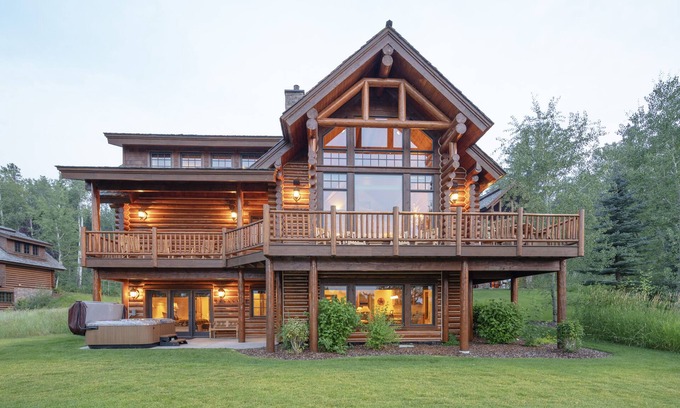 Victor House | Caddis Cabin. Luxurious Teton Springs Home in Victor, ID. A/C & Hot Tub