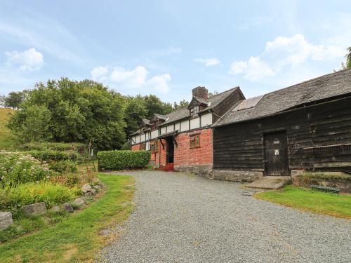 Caersws House | Caerau Farm House