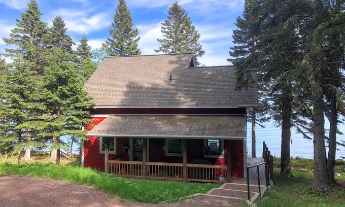 Lutsen House | Cairn Cottage on Lake Superior's North Shore!