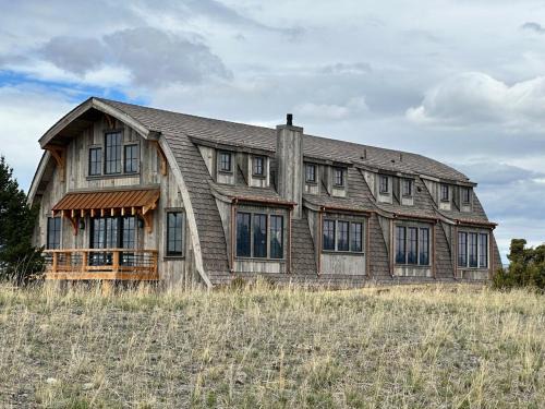 Livingston House | Calamity Ridge