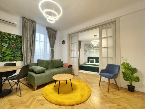Bucharest City-Centre Apartment | Calea Victoriei Gold Apartment & Studio - Old Town - Superb Vibe & Location - Walking distance from main Bucharest attractions!