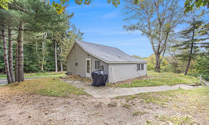 Alaska House | Caledonia Cozy Casa