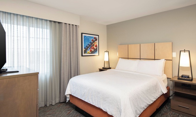 Anaheim Resort Hotel | California Getaway! Family-friendly Suite w/Kitchen, Pet-friendly, Pool!