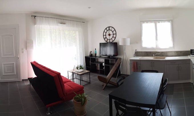 Canaules-et-Argentieres House | Calm at the rendezvous.