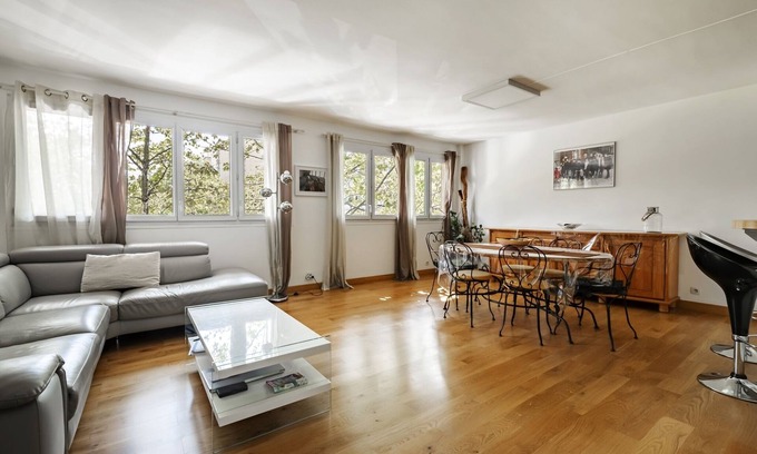 Charonne Apartment | Calmful Poise, by Veeve