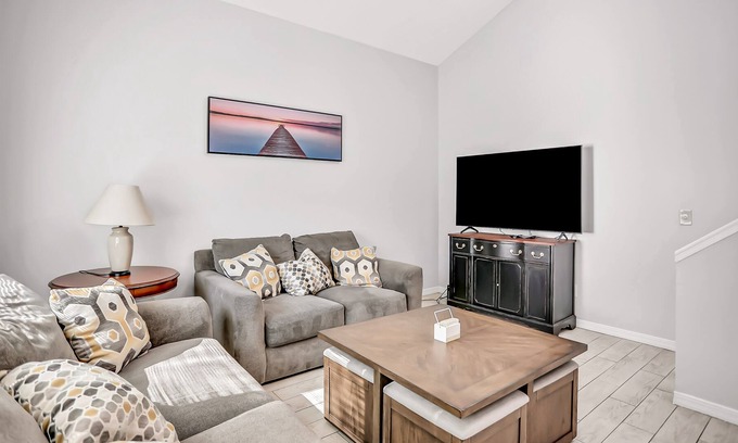 North Beach Condo | Calming dog-friendly with patio, pool, W/D, kitchen, & central AC - golf nearby