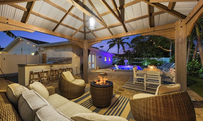 Golfview Harbor House | Caloosa Cabana: Heated Pool, Game Room, Putting Green, Fully Rennovated