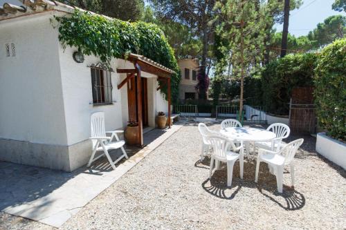 Pals House | CALSINA BAX 2H