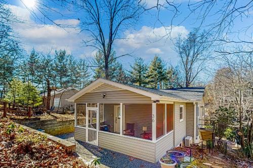 Lake Junaluska House | Camak Guesthouse - Upper Unit