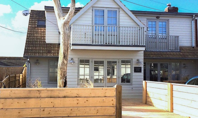 Camber Villa | Camber Beach House - Five Bedroom Villa, Sleeps 10