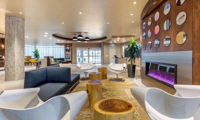 Westown Hotel | Cambria Hotel Milwaukee Downtown