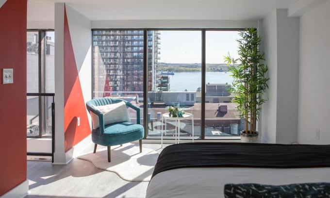 Downtown Halifax Hotel | Cameo Hotel and Suites