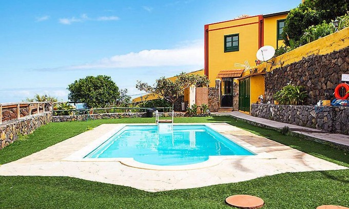 Montijos House | Camino La Candelaria by Interhome