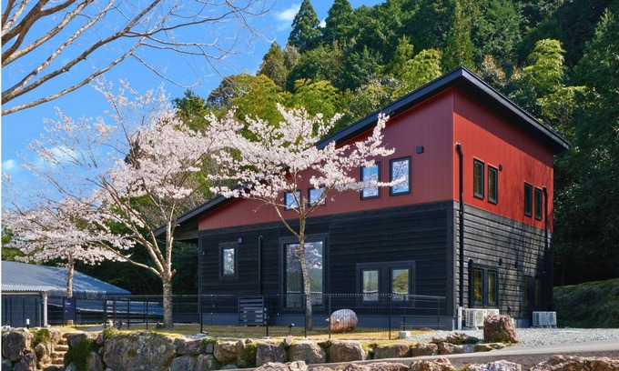 Watarai House | CAMP 2SLDK with wooden deck and sauna for up to/Watarai-gun Mie