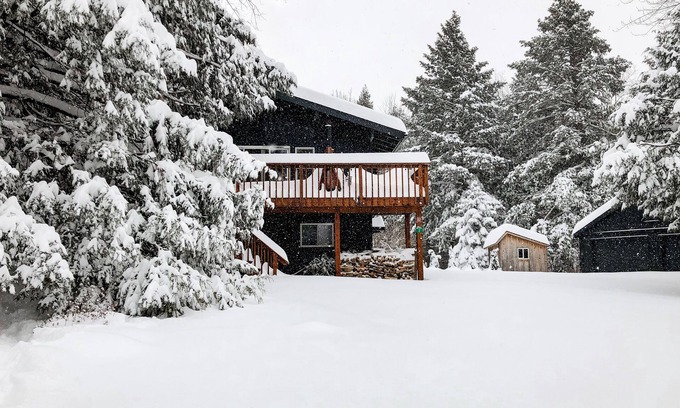Tannersville House | Camp Catskills - 5 mins to skiing at Hunter Mountain!