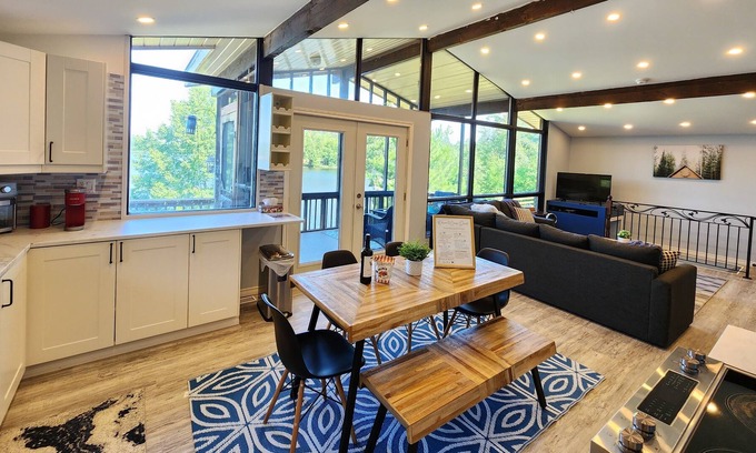 French River Cottage | Camp David - Beautiful cottage on the lake