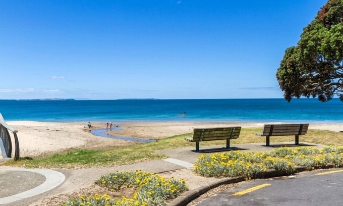 Campbells Bay House | Campbell's Bay Retreat - ground floor apartment