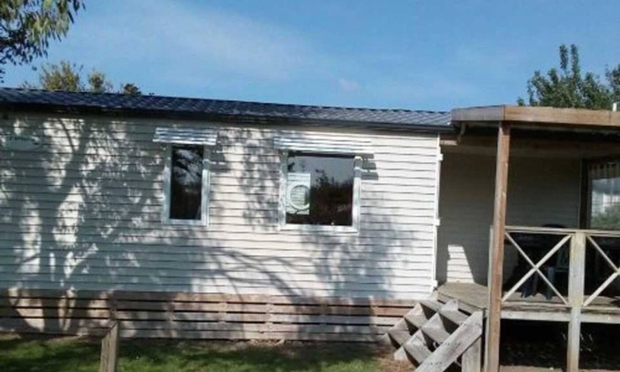 La Faute-sur-Mer House | Camping 4 étoiles - Piscine - eeebgh