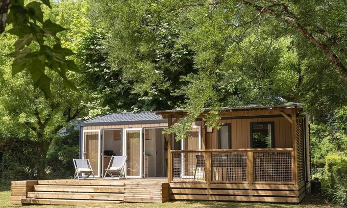 Castelnaud-la-Chapelle House | Camping 4 étoiles - Piscine - eeieac